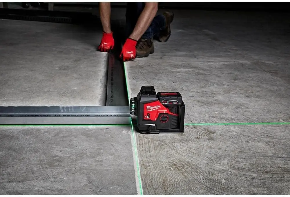 Milwaukee M12 Green 360° Plane Kit Review: Honest Pros & Cons 2 Milwaukee M12 Green 360° Plane Kit review,Milwaukee M12 360 laser review and rating,is Milwaukee M12 Green Beam worth buying,Milwaukee M12 Green 360 review pros cons,Milwaukee M12 3 plane laser review honest opinion,Milwaukee M12 Green Beam laser review verdict — design and build quality detail
